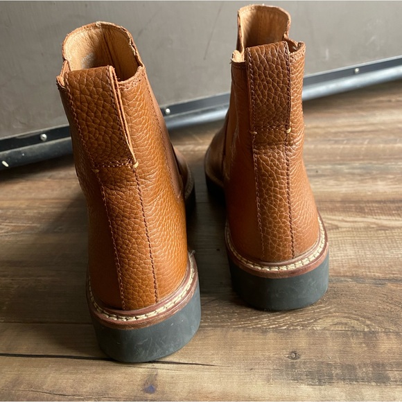 Madewell The Citywalk Lugsole Chelsea Boot in Leather - Picture 4 of 7